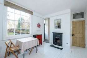 2 bedroom Flat for s...